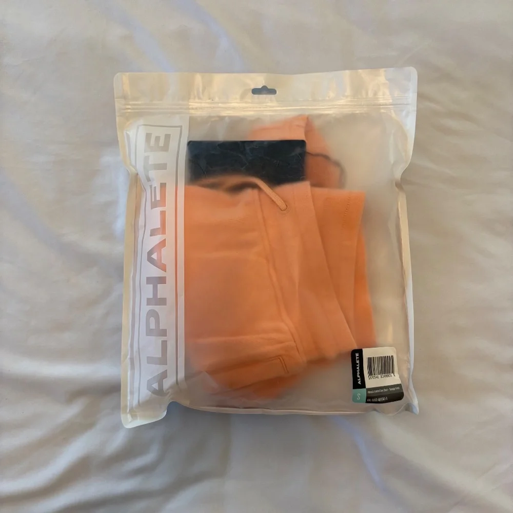 Alphalete NWT Essential Core Orange Frost Shorts- Size Small - Picture 5 of 5
